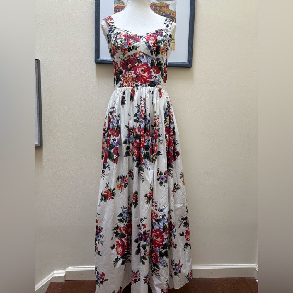 Dolce & Gabbana skirt size 8 US/Price is firm/lowest offer due to moving